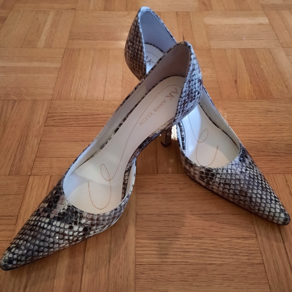 Anne Klein Snakeskin (Python) High Heel Pumps - Picture 2 of 11
